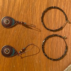 Two pairs earrings